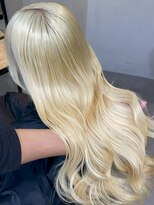 ベレーザ 渋谷(BELEZA)&nbsp;16705金髪抜きっぱなしブロンドハッシュカットホワイトブロンド