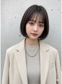 透明感グレージュ×丸みショートボブ耳掛けも可愛い大人ヘルシー