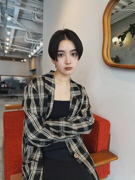 ヒュージ 表参道(huge) センターパート/アッシュカラー/ショートボブ/前髪なし/マッシュ