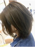ミディアムヘアー&ベージュカラー
