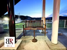 ブレッド 倉敷(BRed)の雰囲気（拘りビンテージ家具の喫煙所カラーパーマの待ち時間喫煙可能！）