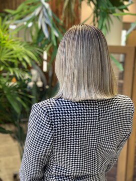 トリコ 柏(tricot) 20代30代切りっぱなしボブ/外国人風ハイトーンカラー