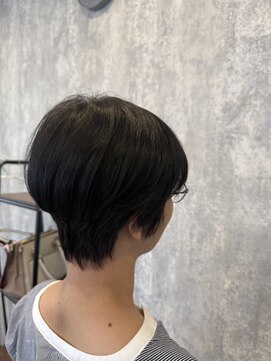 イーラ(E-LA) ショートボブ