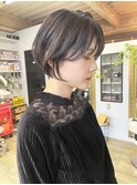 NUDE グレージュ前下がりボブ前髪ありショート大人ショートボブ