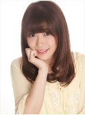 ツヤ感と清らかさが共存した揺れ感内巻きセミロング