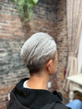 マギカ 横須賀久里浜店(Magica) メンズホワイトヘア