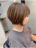 ブラウンカラー×大人美人ショート