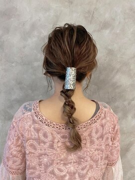 ブルー 青葉台(BLUE) ローポニーアレンジ