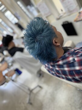 ロジーリリーヘアーズ(Rosy Lily hair's) スカイブルーハイウルフ