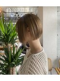 ショートボブ