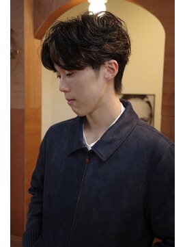 エディ(Edy) センターパートマッシュニュアンスパーマ韓国ヘアカルマヘア