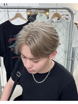 ステラ(STELLA) センターパート/ミルクティーベージュ/メンズ/ハイトーンカラー