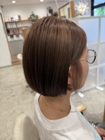 アン(an)&nbsp;首が綺麗に見えるミニボブ×イルミナアース