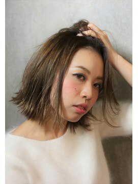 コマ(coma) 【coma中野】切りっぱなし風、外ハネボブ、抜け感ハイライト.