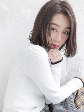 ルティア(Lutia) センターパート アッシュグレー 秋カラー!