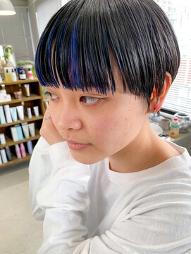 テトヘアー(teto hair) マッシュショート、インナーカラー、ブルー、ワイドバング