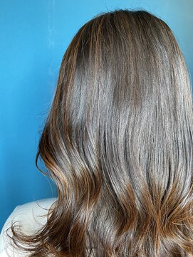 ラシル バイ レストプラス(racil by rest plus) 黒髪に飽きてしまったら、ハイライトを！