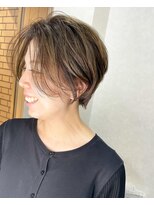 ラウレア(Laule'a) 大人綺麗20代30代40代黒髪前下がりショートボブ丸みショート