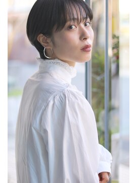 リップス デリコ(LIPS derico) 【LIPSderico/鈴木初穂】暗髪耳かけショート