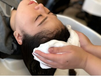 ヘアーリゾート ラウレア(Hair Resort LAULEA)の写真/【古賀】話題の「marbb」ケア付SPAで癒しのひととき－。髪質診断＆Aujuaトリートメントで極上の髪質へ＊