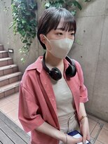 ジェノ(JENO by apish) コンパクトなショートヘア! グレージュカラー、斜めバング