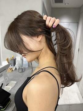 サイン 表参道(SIGN) ふんわりミディアムシースルーバングアッシュカラー大人ボブ