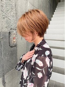 ヘアー テソロ(hair tesoro)の写真/本当に似合うのかを軸に提案。スタイリストとして培ったバランス感覚と高いカット技術で似合うを追求！