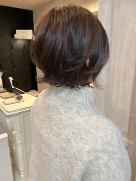 キャアリー(Caary) 福山人気ショコラブラウンイルミナカラーショートボブ外ハネ20代
