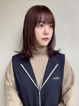 ロイオブジゼル(roi of GiseL) ミディアム ボブ 外ハネ 顔周り ワインレッド 20代30代