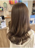 ベージュカラー似合わせカットセミロング韓国風巻き