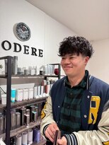 ゴデーレ(GODERE) 清潔感アップのメンズショート×自然な束感パーマヘア