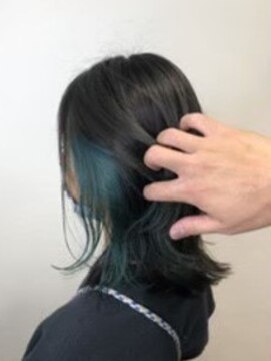 エイム ヘア リアム 調布店(eim hair liam) インナーカラー/ブルー/ターコイズ/切りっぱなしボブ/外ハネ