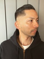 サンディーズバーバーショップ(Sandees)&nbsp;サイドパート ツーブロック 刈り上げ 黒髪短髪 ボウズ