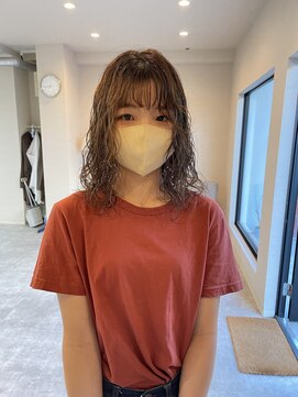 トナリ(tonari) 【tonari】くるくるパーマ