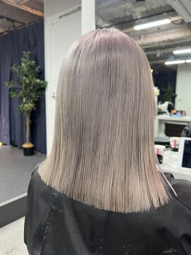 グロウ 渋谷西口(grow) white blonde