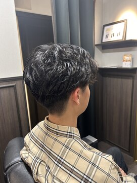 クロム トウキョウ ザ バーバーアルト 神保町店(CHROM TOKYO the Barber ALT) センターパート