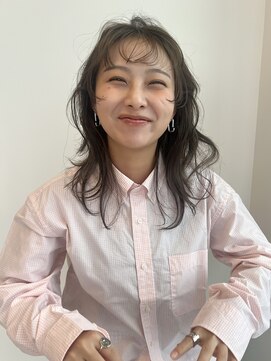 リラス 博多(rilas) レイヤーカット　オリーブグレー　顔まわりレイヤー　セット簡単