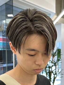 ウィル バイ ブラウン(Vir by Brown) コントラストハイライト/センターパート/刈り上げ