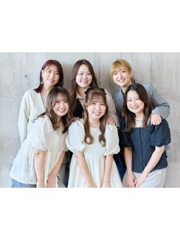 女性スタイリストのみ◇トレンドを押さえた施術で多彩なデザインテイストをお届けします◎