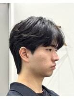 カルム(kalm)&nbsp;メンズセンターパートウルフセンターパートニュアンスパーマ襟足