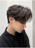 毛流れヘア金髪ナチュラルセンターパートツーブロック