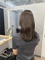 カミエ(kamie) グレージュロング×上質な透明感で叶える大人っぽさ