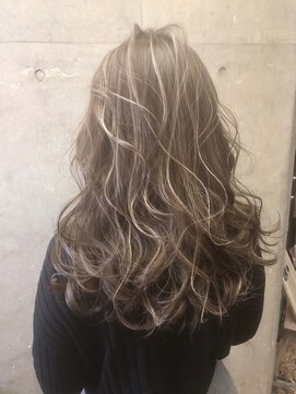 キー(kｅｙ) グレージュ