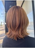 伸ばしかけにもオススメな、ミディアムレイヤースタイル