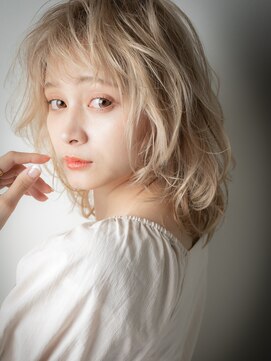 カバーヘア ブリス 志木南口駅前店(COVER HAIR bliss) イメチェンハイトーンカラーエアリーミディ204t志木10代20代30代