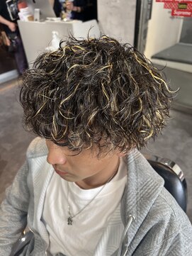 スパークスヘア(Sparks hair) 爆発的人気スタイル！！メッシュパーマ！！メンズはやったれい！