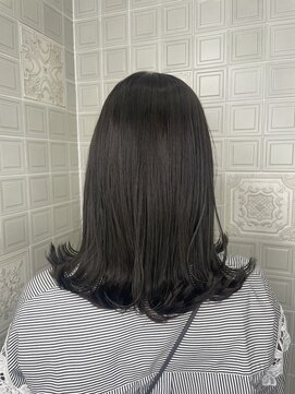 ヘンリエッタ 自由ヶ丘(Henrietta) ブルーグレーセミロング