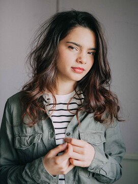 スタリー(Starry) 外人風ヘルシーロング20代/30代/40代/ハレマチ通り