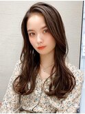 大人の抜け感あるゆるウェーブロング