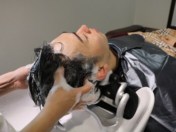 メルローズ(Melrose)の写真/理容室ならではの豊富なマッサージメニューで日々の疲れやストレスを改善♪お得なクーポンでヘッドスパ☆